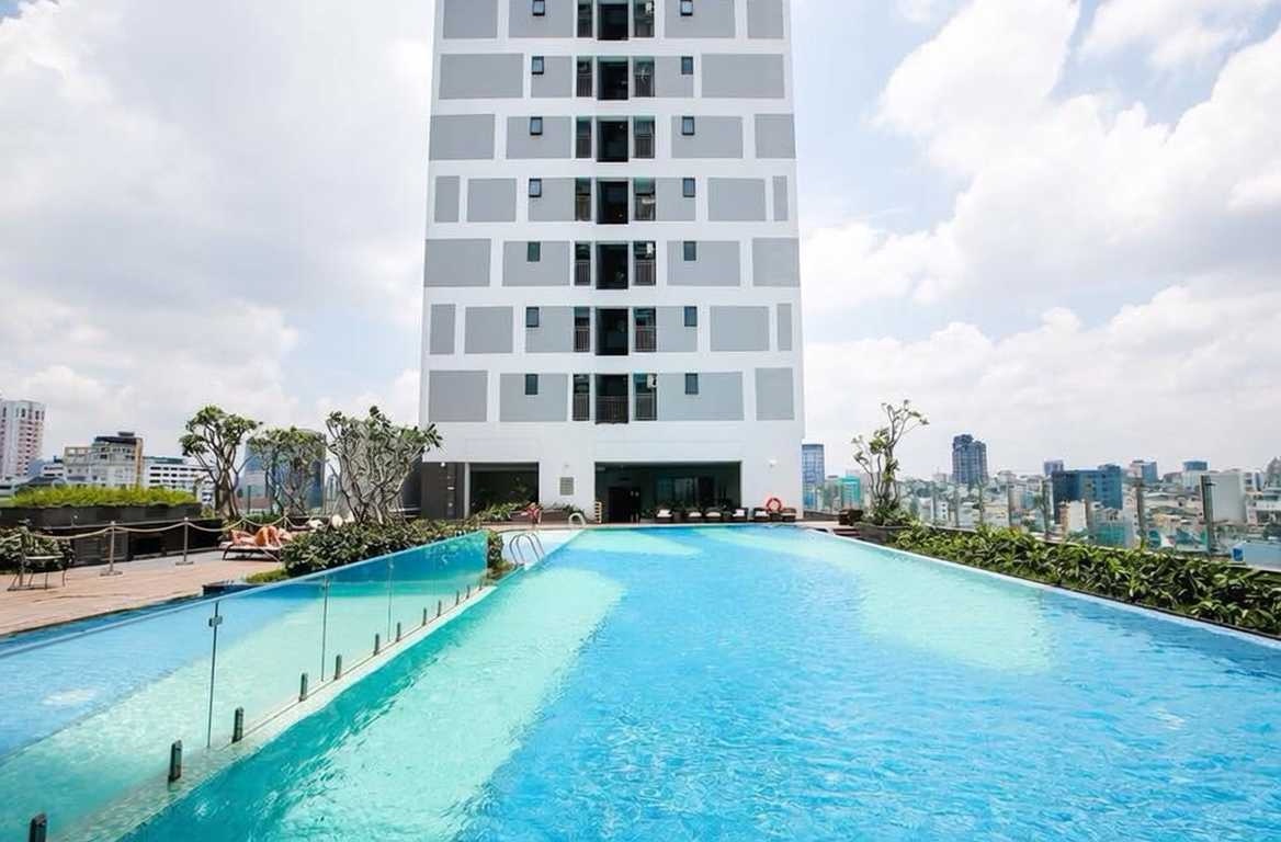 Hồ bơi tầng 7 RiverGate — đăng ký trước 2 giờ